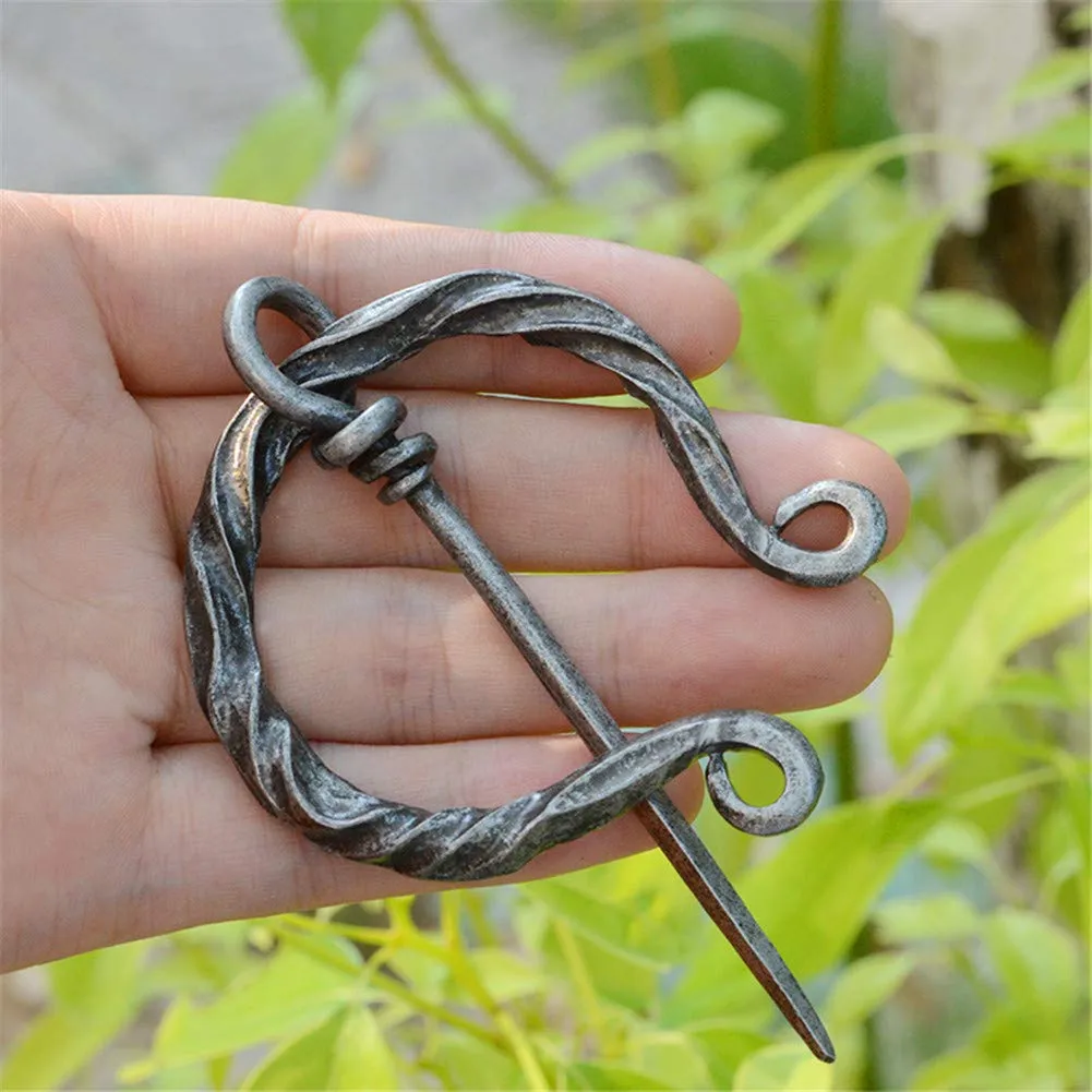 Ailiessy Unique Medieval Cloak Shawl Brooches Pins Personalized Viking Bar Horn Badges Pins Geometric Penannular Broaches for Women Buckle Cape Clasp Pin silver
