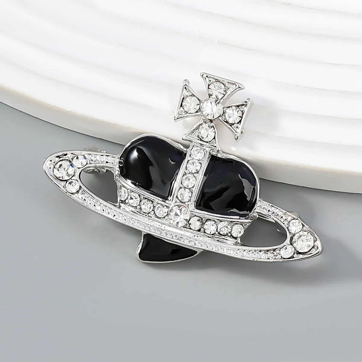 Fashion Metal Heart Shape Flower Geometric Brooch Women