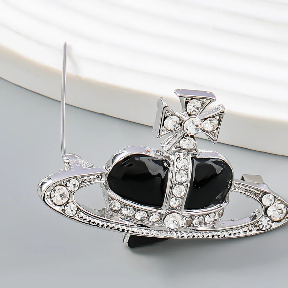 Fashion Metal Heart Shape Flower Geometric Brooch Women
